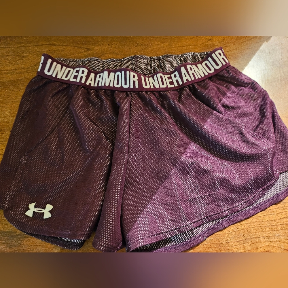 Under Armour Maroon Shorts Size S/M